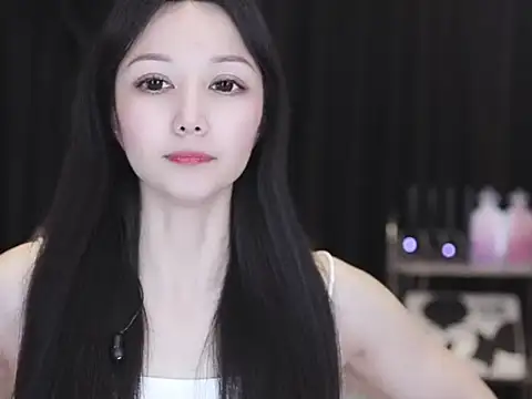 Snapshot of Nuyoah-77 chatting on April 2, 2026, 2:57 pm Nuyoah-77 online show from April 2, 2026, 2:57 pm