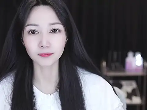 Snapshot of Nuyoah-77 chatting on March 6, 2026, 6:30 am Nuyoah-77 online show from March 6, 2026, 6:30 am