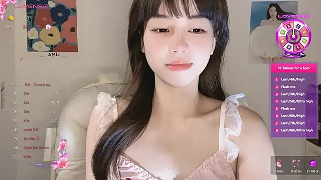 -Hottie online show from October 26, 2025, 4:07 pm