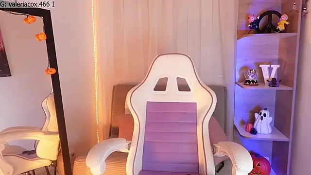 Snapshot of ValeriaCox chatting on October 27, 2025, 11:05 pm ValeriaCox online show from October 27, 2025, 11:05 pm