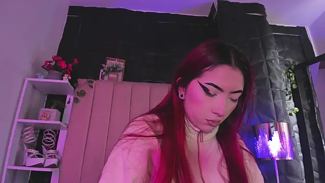 Snapshot of Mia_Rinn chatting on February 20, 2026, 1:35 pm Mia Rinn online show from February 20, 2026, 1:35 pm