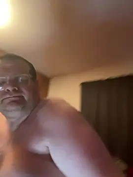 treatbobnicer online show from March 7, 2025, 11:51 am