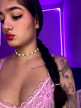 Snapshot of charlotte_9999 chatting on December 19, 2025, 6:32 pm charlotte 9999 online show from December 19, 2025, 6:32 pm