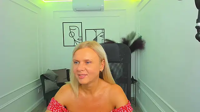 Snapshot of AgathaKlouin chatting on September 25, 2025, 7:31 pm AgathaKlouin online show from September 25, 2025, 7:31 pm