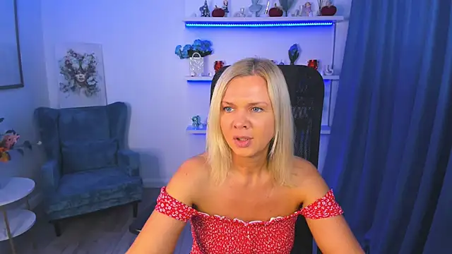 Snapshot of AgathaKlouin chatting on October 28, 2025, 7:46 pm AgathaKlouin online show from October 28, 2025, 7:46 pm