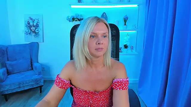 Snapshot of AgathaKlouin chatting on September 9, 2025, 7:34 pm AgathaKlouin online show from September 9, 2025, 7:34 pm