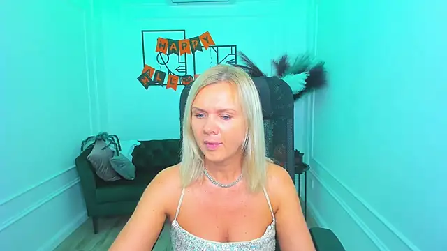 Snapshot of AgathaKlouin chatting on October 26, 2025, 7:47 pm AgathaKlouin online show from October 26, 2025, 7:47 pm