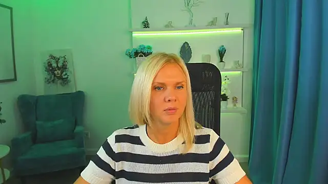 Snapshot of AgathaKlouin chatting on September 13, 2025, 7:14 pm AgathaKlouin online show from September 13, 2025, 7:14 pm