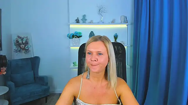 Snapshot of AgathaKlouin chatting on November 29, 2025, 7:36 pm AgathaKlouin online show from November 29, 2025, 7:36 pm