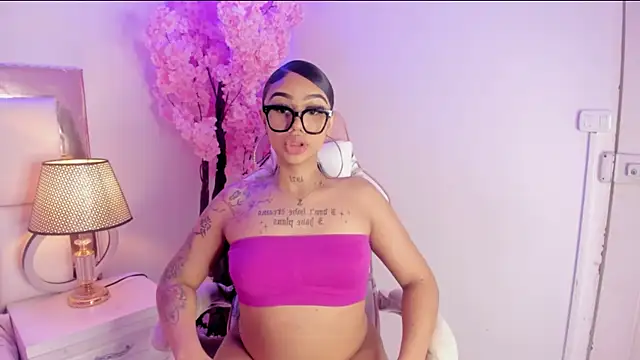 Snapshot of Mia_Jansen chatting on February 13, 2025, 8:45 pm Mia Jansen online show from February 13, 2025, 8:45 pm