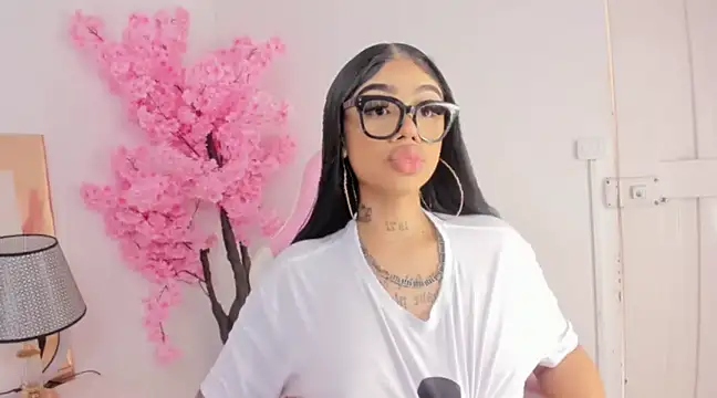 Snapshot of Mia_Jansen chatting on January 25, 2025, 9:35 pm Mia Jansen online show from January 25, 2025, 9:35 pm