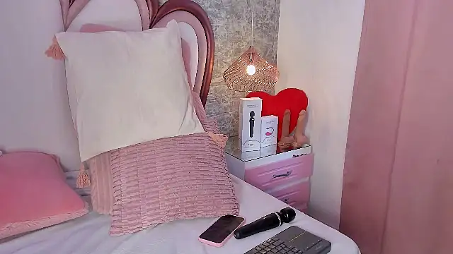 Mia Jansen online show from March 18, 2026, 1:46 pm