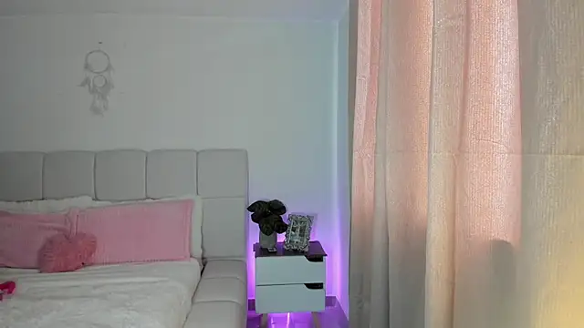 Snapshot of Ori_valentina chatting on May 9, 2026, 7:06 pm Ori valentina online show from May 9, 2026, 7:06 pm