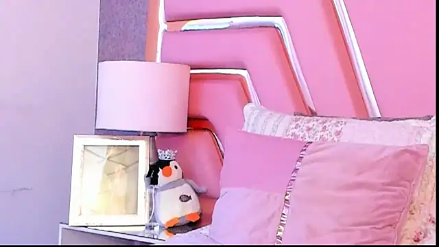 KylieMonnett online show from February 27, 2026, 1:06 am