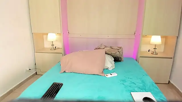 Snapshot of EmilyyStuart chatting on December 20, 2025, 3:53 am EmilyyStuart online show from December 20, 2025, 3:53 am