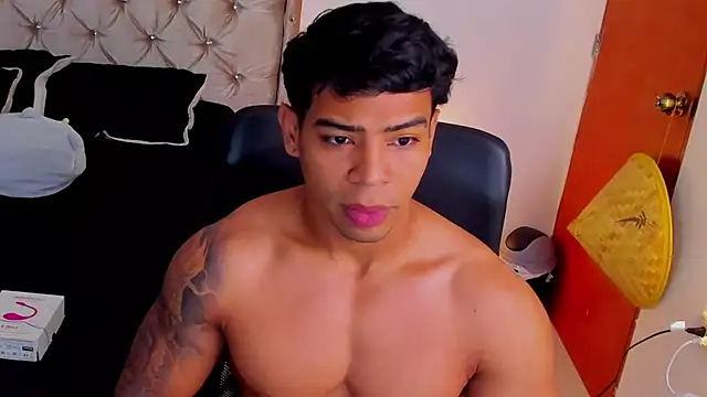 Snapshot of Andrew_wolf7 chatting on January 7, 2026, 12:15 am Andrew wolf7 online show from January 7, 2026, 12:15 am