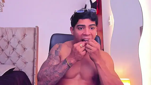 Snapshot of Andrew_wolf7 chatting on February 3, 2026, 4:43 am Andrew wolf7 online show from February 3, 2026, 4:43 am