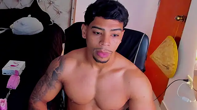 Snapshot of Andrew_wolf7 chatting on December 21, 2025, 8:31 pm Andrew wolf7 online show from December 21, 2025, 8:31 pm