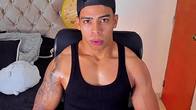 Snapshot of Andrew_wolf7 chatting on October 3, 2025, 7:59 pm Andrew wolf7 online show from October 3, 2025, 7:59 pm