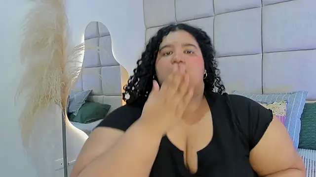 Snapshot of Miley_Collins chatting on November 25, 2025, 7:58 pm Miley Collins online show from November 25, 2025, 7:58 pm