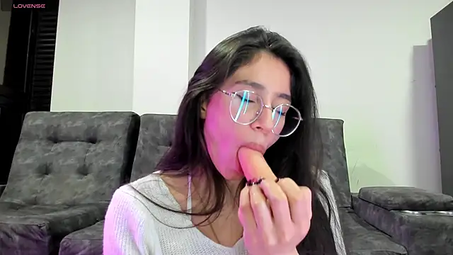 Snapshot of emmadiaz1 chatting on October 6, 2025, 6:14 am emmadiaz1 online show from October 6, 2025, 6:14 am