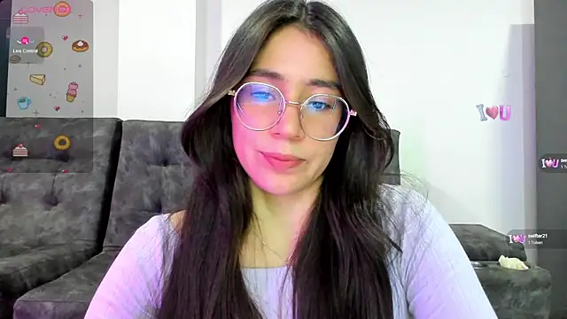 Snapshot of emmadiaz1 chatting on January 18, 2025, 12:02 am emmadiaz1 online show from January 18, 2025, 12:02 am