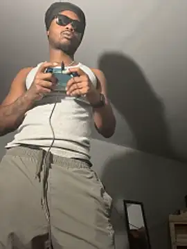 Snapshot of SluttyLyfe4L chatting on November 19, 2025, 3:01 pm SluttyLyfe4L online show from November 19, 2025, 3:01 pm