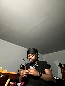 Snapshot of SluttyLyfe4L chatting on January 9, 2026, 12:06 am SluttyLyfe4L online show from January 9, 2026, 12:06 am