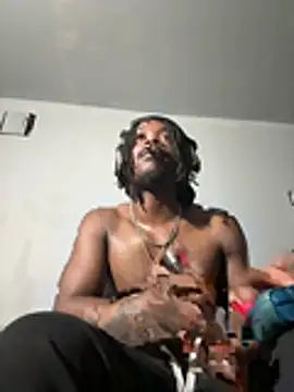 Snapshot of SluttyLyfe4L chatting on February 25, 2026, 5:24 pm SluttyLyfe4L online show from February 25, 2026, 5:24 pm