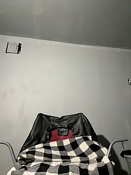 Snapshot of SluttyLyfe4L chatting on February 24, 2026, 3:29 am SluttyLyfe4L online show from February 24, 2026, 3:29 am