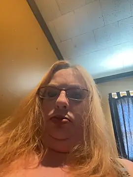 CherishWilliams online show from April 19, 2026, 1:56 pm