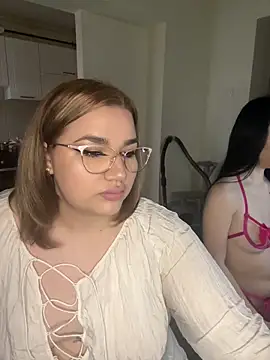 Snapshot of Leya__Droit chatting on February 27, 2025, 6:46 am Leya Droit online show from February 27, 2025, 6:46 am
