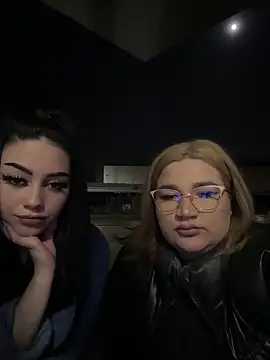 Snapshot of Leya__Droit chatting on March 12, 2025, 6:00 pm Leya Droit online show from March 12, 2025, 6:00 pm