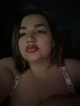 Snapshot of Leya__Droit chatting on December 15, 2024, 10:26 pm Leya Droit online show from December 15, 2024, 10:26 pm