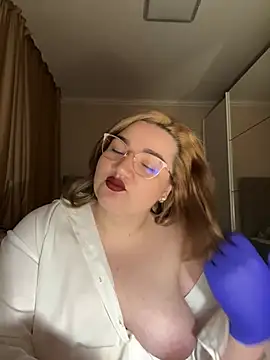 Snapshot of Leya__Droit chatting on February 15, 2025, 1:10 am Leya Droit online show from February 15, 2025, 1:10 am