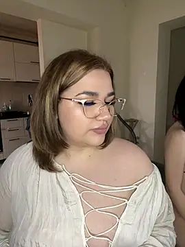 Snapshot of Leya__Droit chatting on February 27, 2025, 1:49 pm Leya Droit online show from February 27, 2025, 1:49 pm