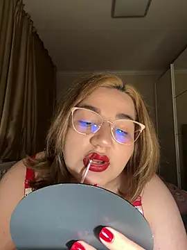 Snapshot of Leya__Droit chatting on February 14, 2025, 10:04 pm Leya Droit online show from February 14, 2025, 10:04 pm