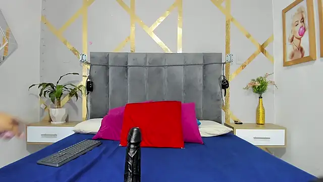 Snapshot of Caroliine_Torres chatting on February 24, 2026, 11:44 am Caroliine Torres online show from February 24, 2026, 11:44 am