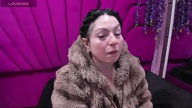 Luciana Ass online show from March 18, 2026, 8:43 pm