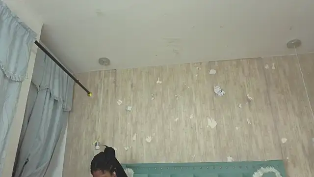 Alexa roussee online show from November 28, 2025, 1:55 pm