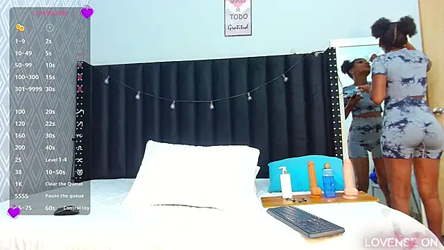 petitelittleebony online show from March 13, 2025, 7:28 pm