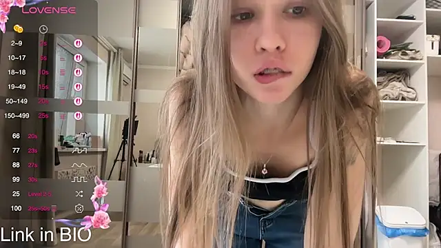 Snapshot of anna_kiss69 chatting on March 17, 2026, 1:36 pm anna kiss69 online show from March 17, 2026, 1:36 pm