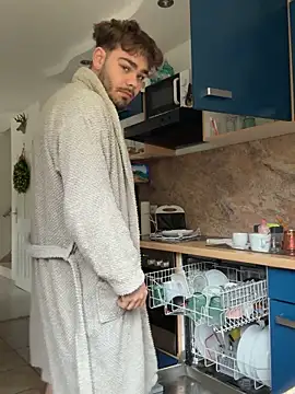 JuNIs  online show from October 20, 2025, 9:54 am