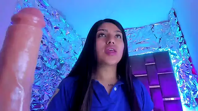 SarahStones online show from December 1, 2025, 9:54 am