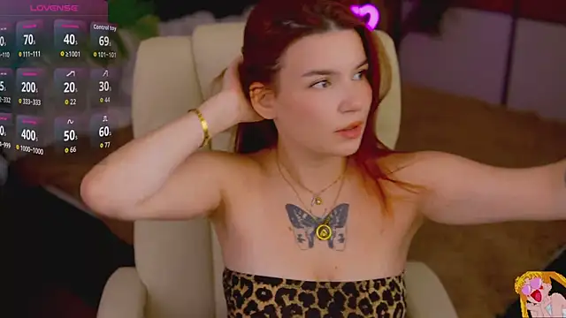 RedShinee online show from October 1, 2025, 1:26 pm