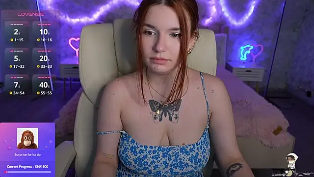 RedShinee online show from March 7, 2025, 4:55 pm