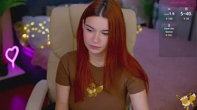 RedShinee online show from November 11, 2025, 6:52 am