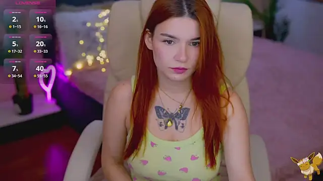 RedShinee online show from November 19, 2025, 11:43 am