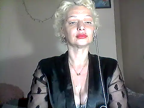 Snapshot of MaryJane441 chatting on April 7, 2026, 7:59 pm MaryJane441 online show from April 7, 2026, 7:59 pm