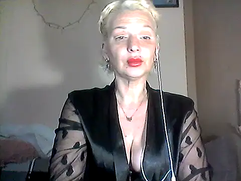 Snapshot of MaryJane441 chatting on April 14, 2026, 8:25 pm MaryJane441 online show from April 14, 2026, 8:25 pm